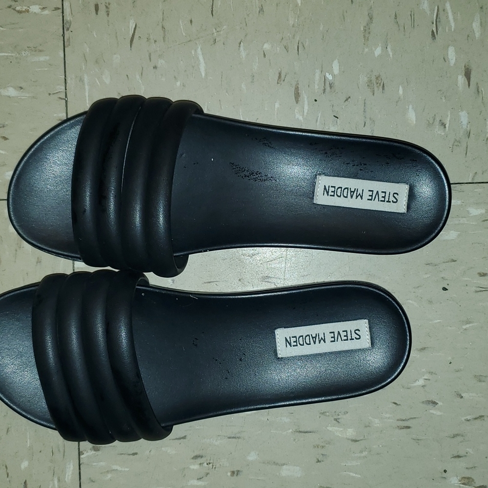 Steve Madden flat sandals black size 8.5 worn once